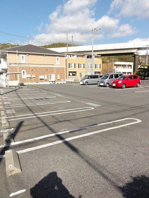 ファミールケイ　Ｄ（101） 駐車場