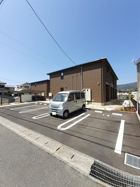 ツインズグレース　Ｂ（203） 駐車場