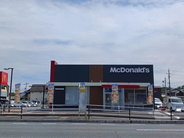 マクドナルド虹ケ浜店：700m