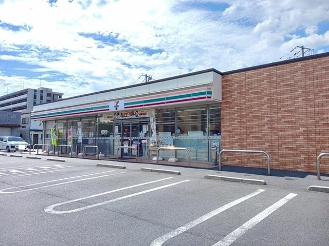 セブンイレブン光駅前店：400m
