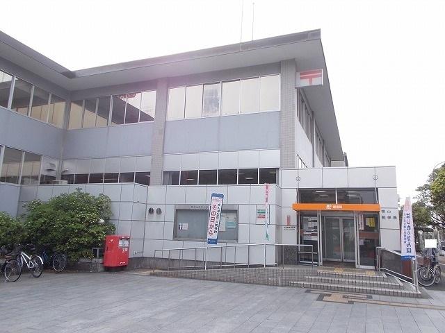 徳山郵便局：950m