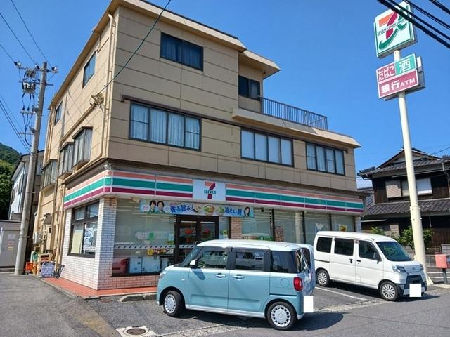 セブンイレブン新南陽市役所前店：300m