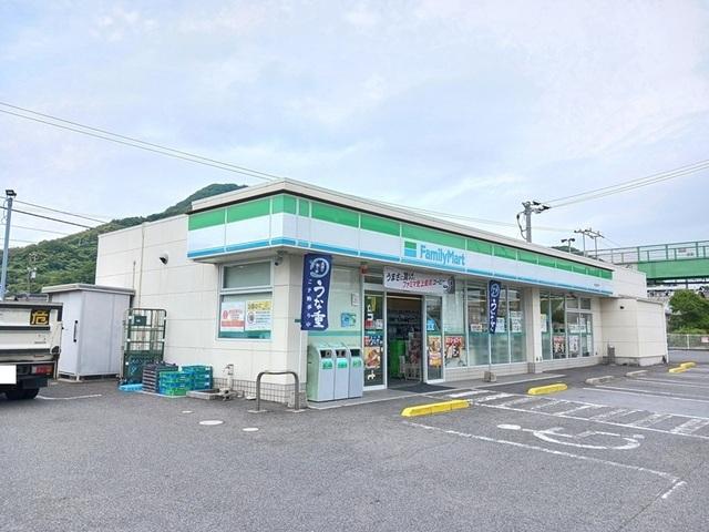 ファミリーマート福川南町店：700m