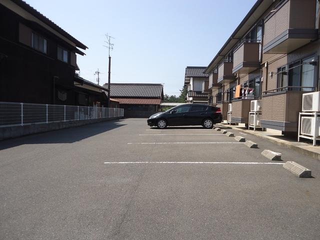 セジュール浅江（101） 駐車場