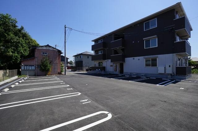ブランネージュ下松（102） 駐車場