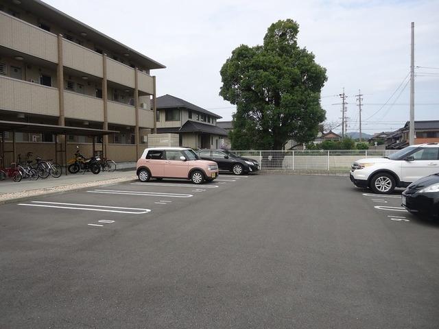 D-roomＫ（203） 駐車場