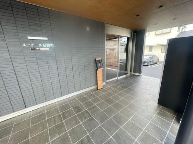 メテオール瑞穂町（305） エントランス
