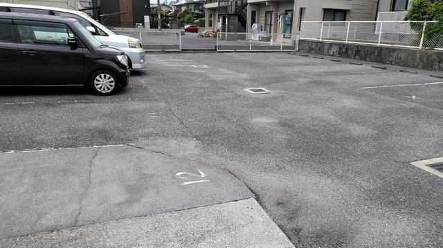 セジュール虹（A棟・B棟）　A棟（102） 駐車場