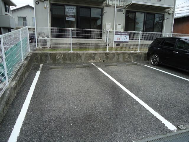 セジュール周南　B棟（B102） 駐車場