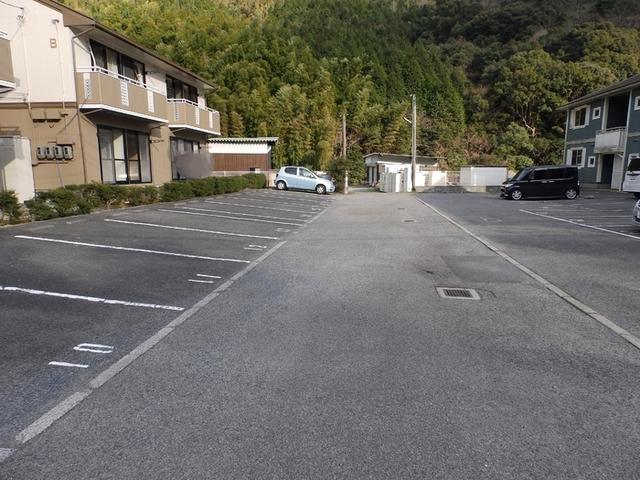 セジュールときしげ　B棟（101） 駐車場