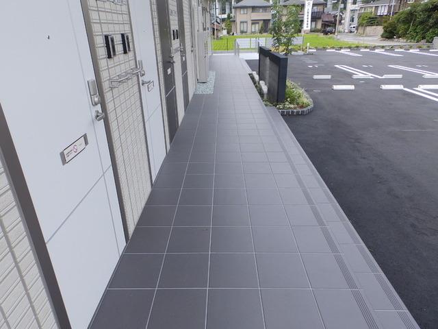 D-room ふしみ（103） エントランス