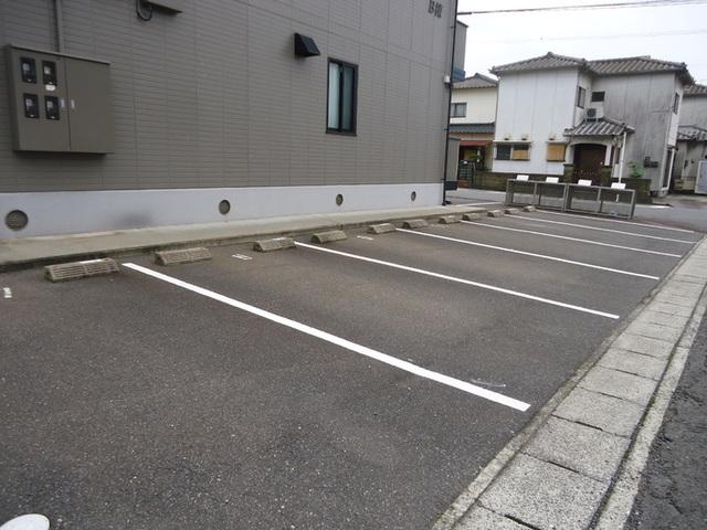 ハウジング島田　B棟（B101） 駐車場