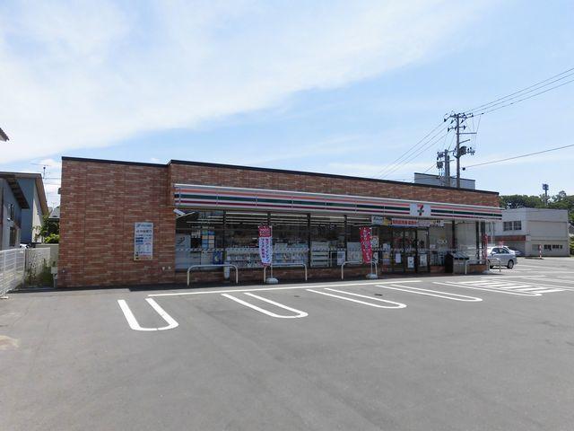 セブンイレブン　由利本荘鶴沼店：240m