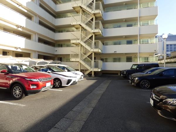 目黒パークマンション 駐車場