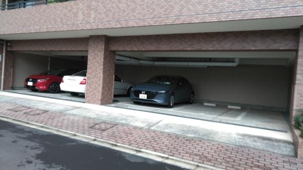 ラビ目黒 駐車場