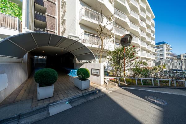 マンションニュー高輪 エントランス