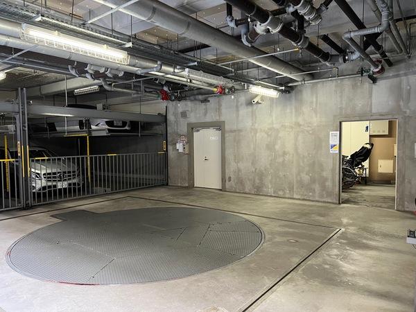 クレッセント目黒花房山 駐車場