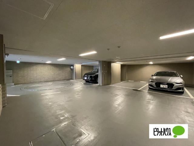 プレミスト白金台 駐車場