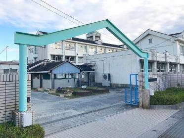 奈良市立佐保川小学校：331m