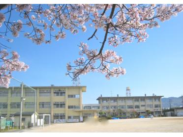 奈良市立帯解小学校：612m