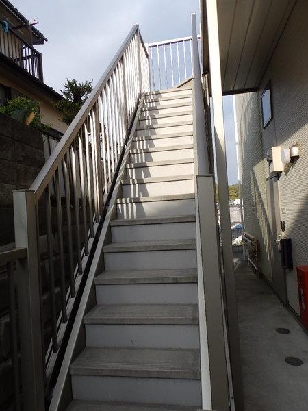 パークヒル弘明寺（102） エントランス