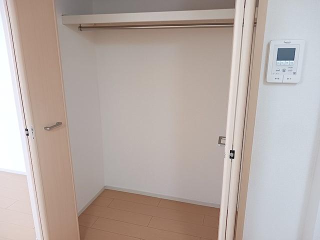 タウンコート中川（102） 収納