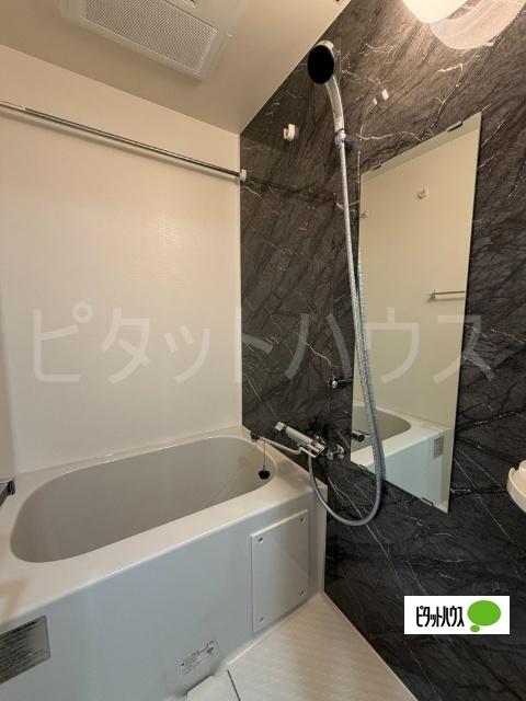 エストゥルース横浜吉野町Ⅱ 部屋画像