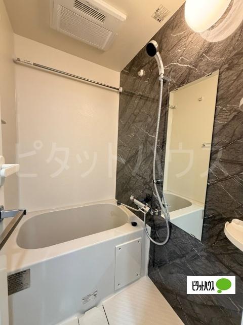 エストゥルース横浜吉野町Ⅱ 部屋画像