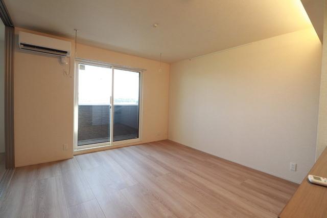アヴァンセ横浜小机（207） 室内