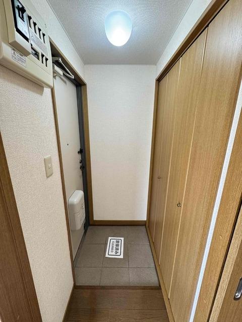 メゾン・ド・ネージュ（1B） 玄関