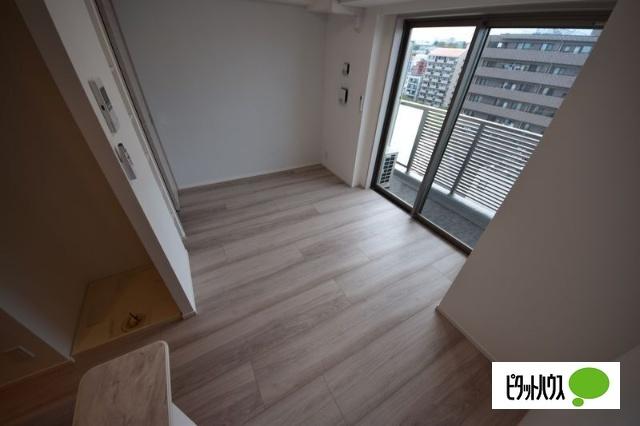 SHOKEN Residence横浜伊勢佐木町 リビング