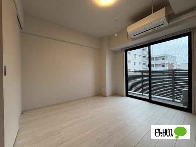 横浜市南区二葉町マンション リビング