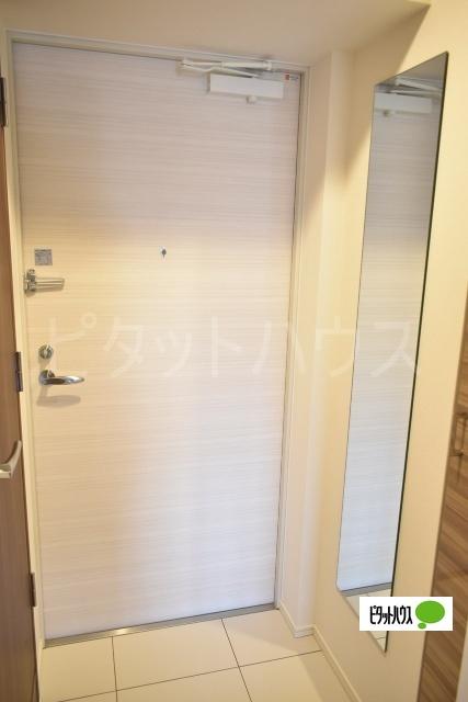 ガーラ・リバースクエア横濱南 玄関
