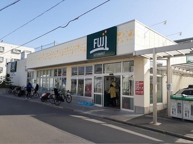 ＦＵＪＩ小菅ケ谷店：1500m