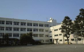 南瀬谷小学校：160m