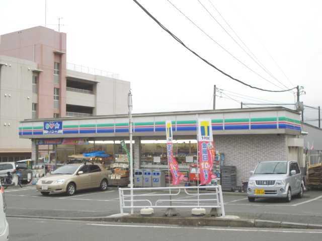コンビニ：415m
