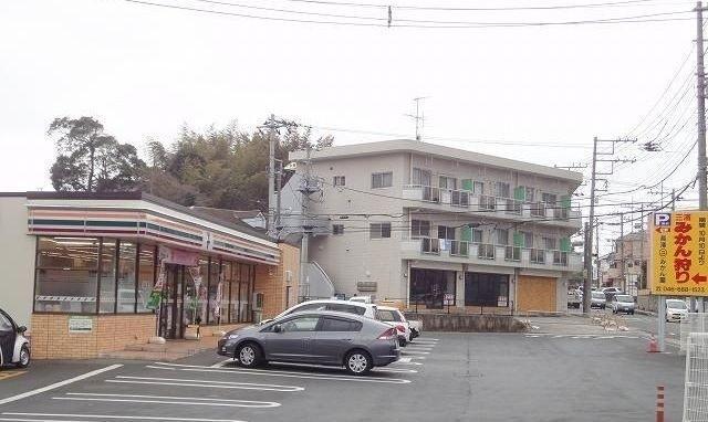 セブンイレブン三浦赤羽根店：822m