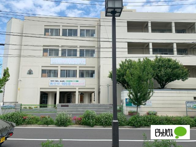横浜市立蒔田中学校：677m