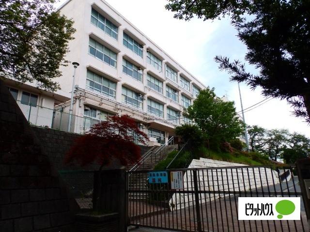 横浜市立川島小学校：1306m