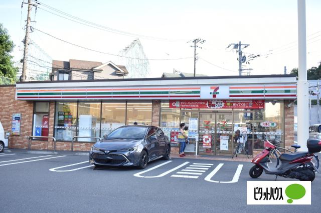 セブンイレブン横浜永田台店：968m