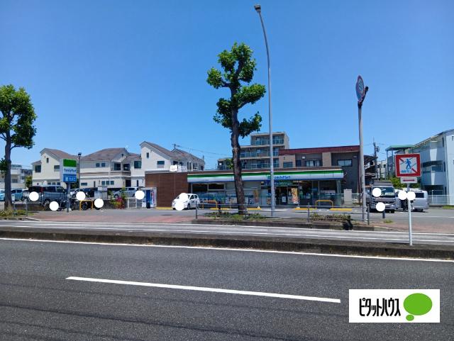 ファミリーマートサンズ洋光台駅北店：867m