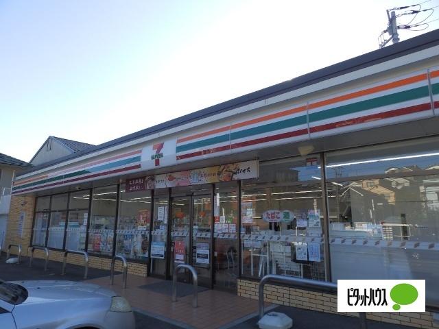 セブンイレブン横浜六ツ川店：655m