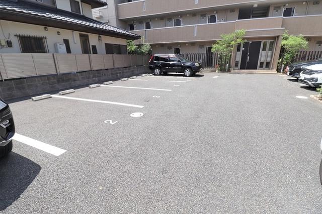 トネリコテラス　1（105） 駐車場