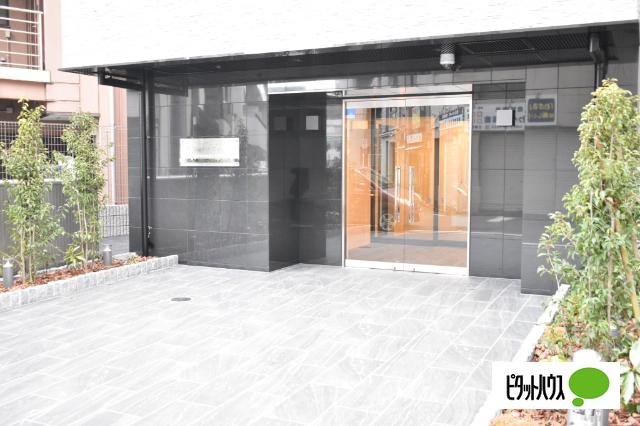 横浜市南区新川町マンション エントランス