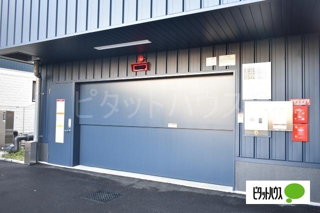 ガーラ・リバースクエア横濱南 駐車場