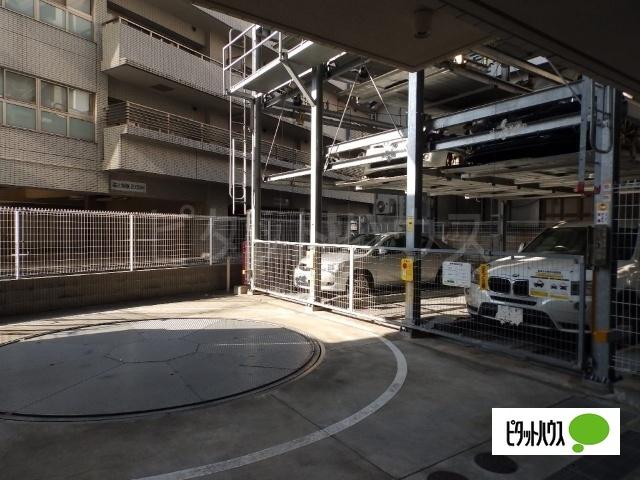 横浜市南区二葉町マンション 駐車場