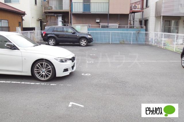 Jon Novi yokohama 駐車場