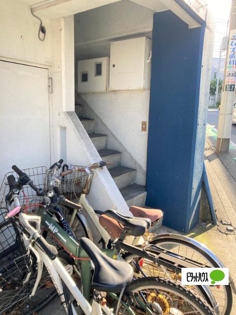 横浜市磯子区中原アパート ロビー