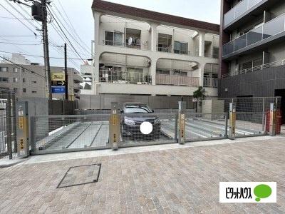 クラリッサ大通り公園 駐車場