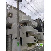 タイル張りの外観です♪